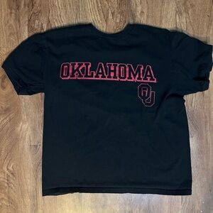 Champs brand. Black and red Oklahoma Sooners cotton t-shirt. Men’s size S